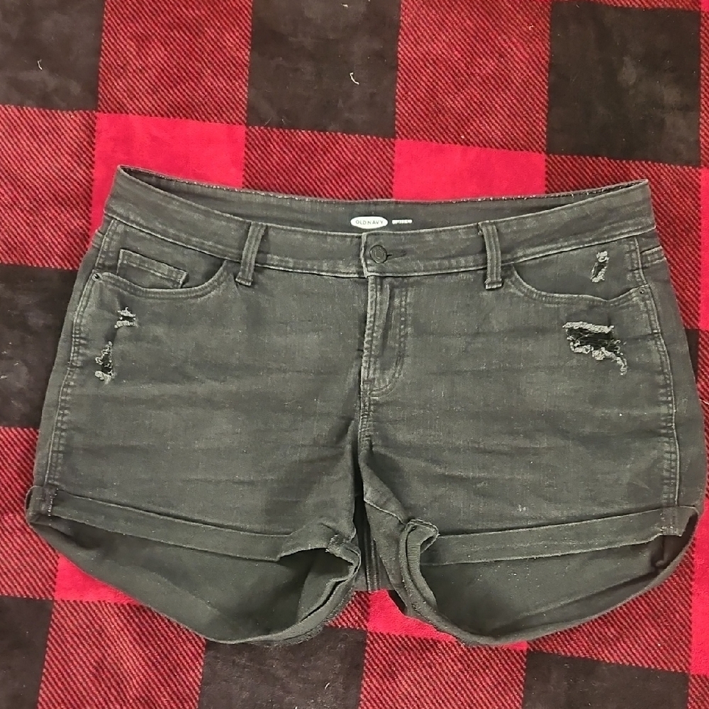 🐞Old Navy Black Boyfriend-Fit Distressed Jean Shorts🐞
